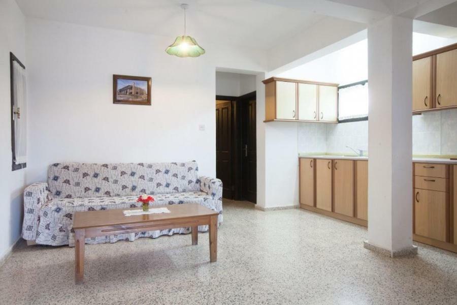 Balci Plaza Hotel And Balci Plaza Guest Bungalows Karpaz Peninsula Selenias エクステリア 写真